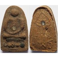 ราคา 307 5 พระเพชรหลีก รุ่น 1 พระมหาวิบูลย์ วัดโพธิคุณ จ ตาก ปี 2543 ฝังพลอย เม็ดพระธาตุ โรยผงตะไบ เส้นเกศา และตะกรุด ใต้ (41313405196)