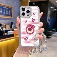 ราคา เคสโทรศัพท์ เปลือกแก้วชุบคริสตัลเพชรหมีสตรอเบอร์รี่สีชมพูเข้ากันได้กับ ไอโฟน 11 14 15 13 16 12 15มือโปร 12มือโปร 15โปรแม็กซ์ 13โปรแม็กซ์ 16โปรแม็กซ์ 15บวก 14บวก 16พี (43674813464)