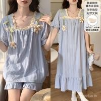 ราคา ชุดนอนสามชิ้นสไตล์เจ้าหญิงสำหรับผู้หญิง แขนสั้น คอดีไซน์พิเศษ มีแผ่นรองหน้าอก (27539386638)