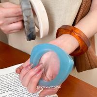 ราคา สร้อยข้อมือเรซิ่นไม่สม่ำเสมอ สไตล์เรียบง่าย สำหรับเครื่องประดับอเนกประสงค์ (43969362507)