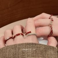 ราคา แหวนวินเทจเคลือบสีแดง พร้อมพลอยเทียม สไตล์หลากหลายสำหรับเครื่องประดับทุกวันของผู้หญิง (49851816388)