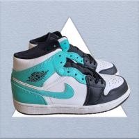 ราคา รองเท้า Air Jordan 1 Mid Tropical Twist มือสองของแท้ สภาพดีมาก (41172735478)