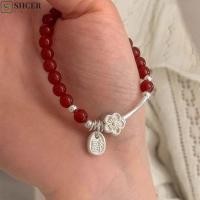 ราคา สสส สร้อยข้อมือลูกปัดสีแดง พระพุทธรูปสไตล์ปีใหม่กําไลข้อมือ อุปกรณ์พรคลาสสิกดอกไม้แกะสลักคําผู้หญิงข้อมือเครื่องประดับผู (51903123957)