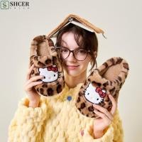 ราคา SHCER Kitty Leopard Plush รองเท้าแตะ Bow KT Cat เสือดาวพิมพ์รองเท้าแตะขนสัตว์อุ่น อะนิเมะ Fluffy Anti Slip นักเรียน Y2K รองเท้าแตะเสือดาวในร่มกลางแจ้ง (48852686397)