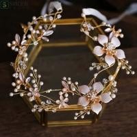 ราคา SHCER งานแต่งงานคริสตัลผม Hoop ดอกไม้ Headdress เจ้าสาว Pearls Crown แถบคาดศีรษะ งานแต่งงานอุปกรณ์จัดแต่งทรงผม Fairy ประณีต Rhinestone ไข่มุกคริสตัลผม Hoop Tiara วันเกิด (41876689707)