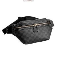 ราคา LEATHER CONCEPT กระเป๋าสะพายหนังผู้ชาย กระเป๋าสะพายหนังผู้ชาย SHARK SQUARE (46753273192)