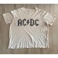ราคา H M x AC DC ขนาด อก 42นิ้ว ยาว 24นิ้ว ตำหนิ ราคา 250บาท (45351507908)