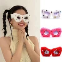 ราคา ตุ๊กตาบาร์บี้มีที่คาดผมแว่นกันแดดขนฟูแบบเดียวกันสําหรับผู้หญิง 2023 ใหม่สีชมพู Spice Girls ใส่แว่นตา rhinestone หรูหราอินเทรนด์ (28509913349)