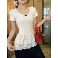 ราคา เสื้อยืดผู้หญิง เสื้อเเขนสั้น ทรงเข้ารูป เเต่งชายลูกไม้ มีโบว์เเต่งที่อก 1502312 (40451086153)