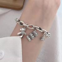ราคา สร้อยข้อมือลายดอกไม้โบราณ สไตล์วินเทจ พร้อมจี้แบบฮิปฮอป (57150175862)
