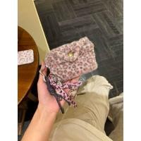 ราคา ตุ๊กตาสีม่วงลายเสือดาว ขนาดเล็กสำหรับฤดูเย็น กระเป๋าสะพายพกพาสะดวก พร้อมช่องใส่เหรียญและหูฟัง (55203050947)