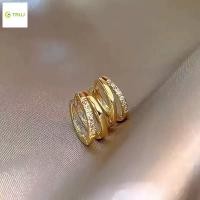 ราคา ต่างหูแหวน C Hollow สีทอง 18K พร้อมเพชรฝังสามชั้น ไม่อันตรายต่อผิวสำหรับผู้หญิง (48752489328)