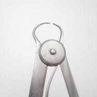 ราคา ชุดเครื่องมือวัดทันตกรรมสแตนเลสที่มีความแม่นยํารวมคาลิปเปอร์สามเหลี่ยมไม้บรรทัดและไม้โปรแทรกเตอร์ครึ่งวงกลมมืออาชีพเครื่องมือวาดภาพ (53052011279)