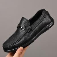 ราคา ฤดูร้อนใหม่สไตล์ผู้ชายรองเท้า เมล็ดถั่ว หนังแท้สบายๆกันลื่น (52202951158)