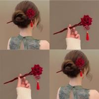ราคา กุหลาบสีแดงสไตล์จีนสำหรับปีใหม่ เครื่องประดับผมแบบไฮเอนด์ (57703854004)