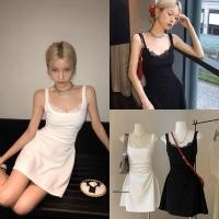 ราคา ส่งด่วน WG WE 3686 เดรสคอยูแต่งผ้าฉลุลูกไม้ช่วงอก จีบเอว ซิปด้านหลัง (43350780663)