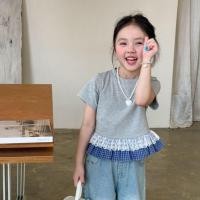 ราคา ชุดยีนส์แขนสั้นสำหรับเด็กผู้หญิง แบบออลแมตช์ ลายเย็บลูกไม้บนเสื้อยืดและกางเกงยีนส์ พร้อมสวมใส่ง่ายในฤดูร้อน (27794195377)