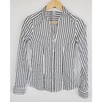 ราคา เสื้อเชิ้ตแขนยาว H M มือ 2 สีขาวลายทางลงสีดำ อก 32 นิ้ว ยาว 23 นิ้ว (52602621138)