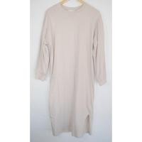 ราคา เดรสสีน้ำตาลอ่อน H M มือ 2 แขนยาว คอกลม Size S อก 44 นิ้ว เอว 40 นิ้ว ปลายกระโปรงกว้าง 40 นิ้ว ยาว 47 นิ้ว (47703958492)