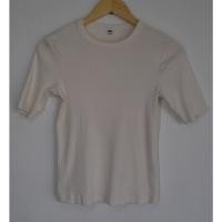 ราคา เสื้อยืด Uniqlo มือ 2 สีครีม คอกลม ผ้าร่อง Size S อก 30 34 นิ้ว ยาว 21 5 นิ้ว (44152430578)