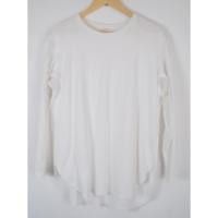 ราคา เสื้อยืด Uniqlo มือ 2 คอกลม แขนยาว สีขาว Size XL อก 44 48 นิ้ว ยาว 27 นิ้ว (42554519088)