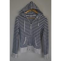 ราคา เสื้อแจ็คเก็ต Uniqlo มือ 2 WAFFLE PARKA ลายทางขวาง น้ำเงินขาว มีฮู๊ด Size M อก 36 40 นิ้ว ยาว 23 นิ้ว แขนจั๊ม เอวจั๊ม (40452412546)