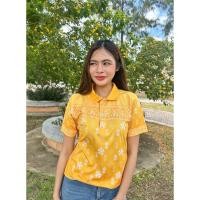 ราคา Oxy shop เสื้อคอโปโลสีเหลืองลายดอกรักกัญญาใส่ทำงาน (28558735805)