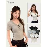 ราคา เสื้อผ้าแฟชั่นผู้หญิง เสื้อคอวี แขนสั้น ทรงครอป มีฟองน้ำสีพื้น แต่งโบว์ น่ารักๆ FY5085 Qingsun (41161484044)