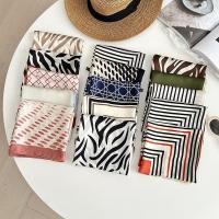 ราคา ผ้าพันคอสี่เหลี่ยมสไตล์ใหม่สีดําสีขาวลาย All Match ผ้าพันคอผ้าพันคอผ้าไหม High End Professional Streamer ผ้าพันคอผ้าคลุมไหล่ขนาดเล็ก Headscarf (55756236744)