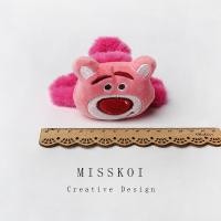 ราคา มาการอง การ์ตูนกุหลาบสีชมพูหมีตุ๊กตาพวงกุญแจสายรัดข้อมือคว้าคลิปกิ๊บติดผม ใบเรียกเก็บเงินเป็ด คลิปชุดอุปกรณ์ผมน่ารัก (50006588852)