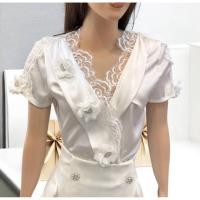 ราคา เสื้อซาตินแขนสั้นแต่งลูกไม้ปาดติดดอก3D (26639584925)