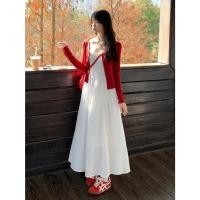 ราคา ชุดสองชิ้นผู้หญิงใหม่ สเวตเตอร์ถักสีแดงและกระโปรงลายสก๊อตสีขาว (42678405559)