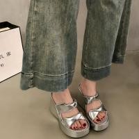 ราคา Y2k รองเท้าส้นสูง พื้นหนา กันลื่น กันน้ํา สไตล์เกาหลี เหมาะกับเดินชายหาด กลางแจ้ง แฟชั่นฤดูร้อน สําหรับผู้หญิง (48703338266)