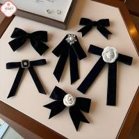 ราคา เข็มกลัดดอกไม้คาเมลเลียผ้ากำมะหยี่ผูกโบว์เสื้อสไตล์วิทยาลัยของผู้หญิงเข็มกลัดติดปกเสื้อสไตล์วินเทจสำหรับงานแต่งงาน (53255386300)