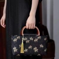 ราคา กระเป๋าถือสไตล์ฮันฟูกี่เพ้า ออกแบบอย่างคลาสสิกย้อนยุคปี 2025 พร้อมลายเส้นด้ายเมฆหอม (41279286985)