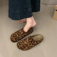 ราคา รองเท้าแตะแบบ slip on mules สำหรับผู้หญิง สไตล์แฟชั่นสวมใส่ด้านนอก (49757151586)