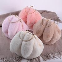 ราคา กระเป๋าถือปุยขนยาว สไตล์ใหม่สำหรับผู้หญิง สายคล้องแบบหูกระต่าย พร้อมกระเป๋าสะพายขนาดเล็ก (44327373387)
