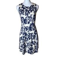 ราคา BCBG เดรสคอกลม แขนกุด (25955110684)