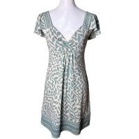 ราคา BCBG เดรสคอวี แขนสั้น (26170085801)