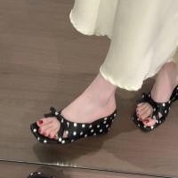 ราคา รองเท้าแตะสุภาพสตรีสไตล์เรโทรอังกฤษ พื้นหนาและเสริมส้นสูง สำหรับฤดูร้อน (53607251198)