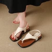 ราคา รองเท้าแตะสุภาพสตรีขนาดเล็กหนาSoledรองเท้าโรมันสีดําสีขาวFlip Flopsสวมใส่ด้านนอกรองเท้าแตะชายหาดผู้หญิง (55656839798)