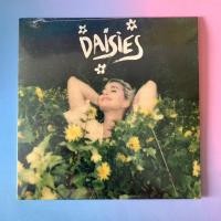 ราคา พร้อมส่ง ซีลปิดใหม่ Vinyl แผ่นเสียงซิงเกิ้ล 7 นิ้ว Katy Perry Daisies Germany single x สี Yellow Translucent (44350920218)