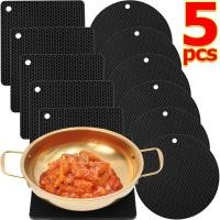ราคา แผ่นรองกันความร้อนซิลิโคน ที่จับหม้อกันความร้อนสำหรับใช้ในครัว แผ่นรองกันความร้อนอเนกประสงค์ กันลื่น 1 5 ชิ้น (46555070630)
