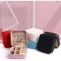ราคา กล่องใส่เครื่องประดับ หนัง บุผ้ากำมะหยี่ ขนาดเล็ก แบบพกพา ใส่ต่างหู สร้อยคอ แหวน F 1627 1910 (53153677300)
