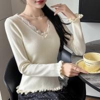 ราคา เสื้อไหมพรมแขนยาวสีขาวแบบคอวี มีลายละเอียดลูกไม้และขอบระบาย สำหรับฤดูหนาวและใบไม้ร่วง (27394020655)