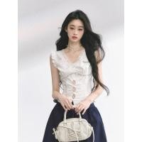 ราคา preorder Shaoyeyan เสื้อแขนกุดสีขาว มีดีเทลระบายตรงแขนเล็กๆ น่ารักมาก และดีเทลลูกไม้คือมีลูกเล่นสุดๆ ใส่ยังไงก็เก๋ (43975968464)