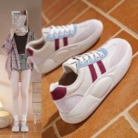 ราคา รองเท้าสีขาวยอดนิยมสไตล์เกาหลีสำหรับนักเรียนหญิง เพิ่มความสูงด้วยพื้นรองเท้าหนา สวมใส่ง่ายเหมือนรองเท้าผ้าใบ (58053941534)