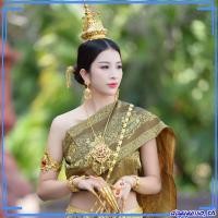 ราคา ชุดไทย ชุดไทยเพื่อนเจ้าสาว ผ้าถุงหน้านางพร้อมสไบ พร้อมส่ง By The Pueanjaosao (40779353950)