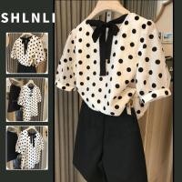 ราคา เสื้อเชิ้ตพิมพ์ลายลายจุดทรงหลวมสําหรับผู้หญิงฤดูร้อนผูกโบว์ฝรั่งเศสเสื้อเบลาส์คอวี (41102539699)