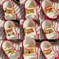 ราคา ปกป้องทารก แม่ตั้งครรภ์ เข็มกลัดสายแดงสีทองปีม้า 2026 สำหรับแม่และเด็ก ป้องกันการตกใจ ของมงคล เข็มกลัดปลอดภัย ปีม้า 2026 (45504412998)